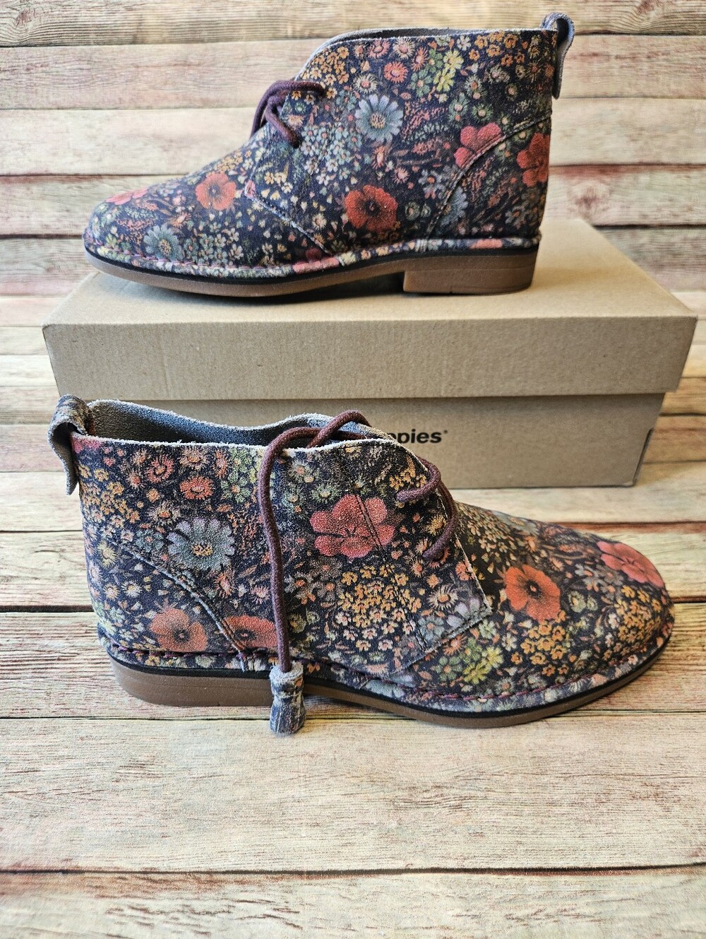 Hush Puppies Women's Cyra Catelyn floral print suede chukka ankle boots